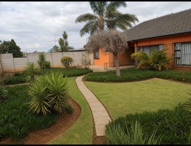 14 BEDROOM HOUSE FOR SALE IN VANDERBIJLPARK SE 7